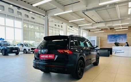 Volkswagen Tiguan II, 2021 год, 4 199 900 рублей, 6 фотография