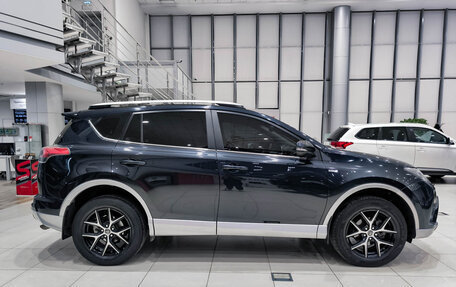 Toyota RAV4, 2017 год, 2 380 000 рублей, 5 фотография