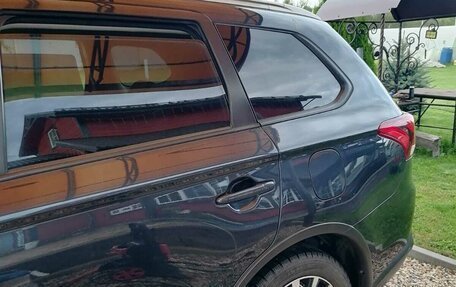 Mitsubishi Outlander III рестайлинг 3, 2020 год, 2 800 000 рублей, 7 фотография