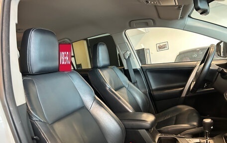 Toyota RAV4, 2018 год, 2 680 000 рублей, 23 фотография