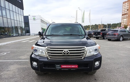 Toyota Land Cruiser 200, 2013 год, 2 940 000 рублей, 2 фотография