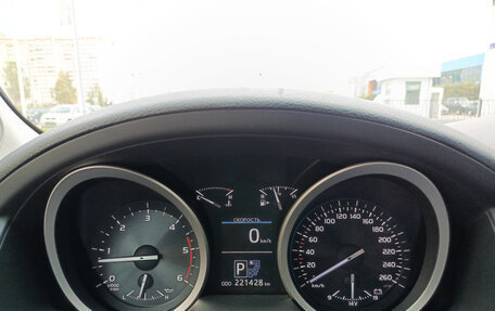 Toyota Land Cruiser 200, 2013 год, 2 940 000 рублей, 16 фотография