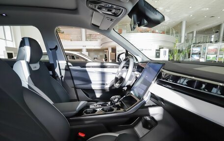 Geely Atlas, 2024 год, 4 018 000 рублей, 21 фотография