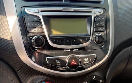 Hyundai Solaris II рестайлинг, 2013 год, 749 000 рублей, 3 фотография