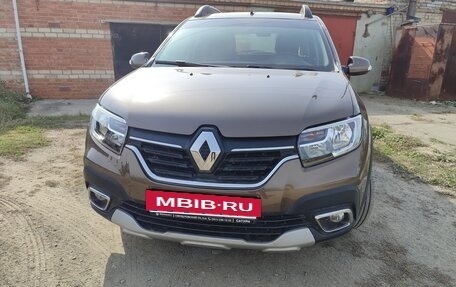 Renault Sandero II рестайлинг, 2021 год, 1 450 000 рублей, 2 фотография