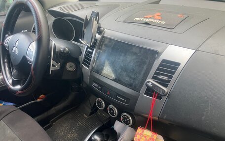 Mitsubishi Outlander III рестайлинг 3, 2007 год, 1 100 000 рублей, 9 фотография