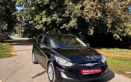 Hyundai Solaris II рестайлинг, 2011 год, 790 000 рублей, 2 фотография