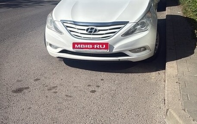 Hyundai Sonata VI, 2011 год, 950 000 рублей, 1 фотография