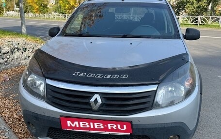 Renault Sandero I, 2013 год, 549 000 рублей, 2 фотография