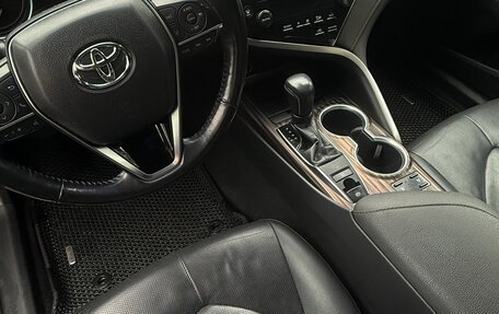Toyota Camry, 2019 год, 2 450 000 рублей, 9 фотография