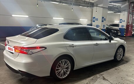 Toyota Camry, 2018 год, 2 750 000 рублей, 4 фотография