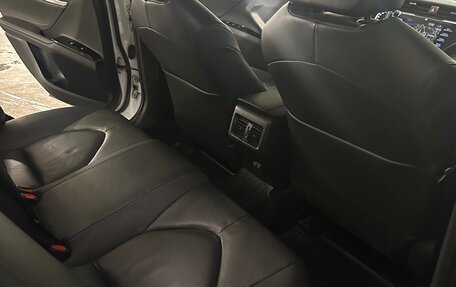 Toyota Camry, 2018 год, 2 750 000 рублей, 9 фотография