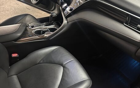 Toyota Camry, 2018 год, 2 750 000 рублей, 10 фотография