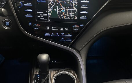 Toyota Camry, 2018 год, 2 750 000 рублей, 12 фотография