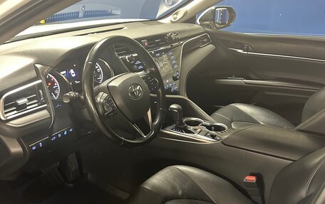 Toyota Camry, 2018 год, 2 750 000 рублей, 8 фотография
