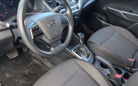 Hyundai Solaris II рестайлинг, 2017 год, 1 020 000 рублей, 5 фотография