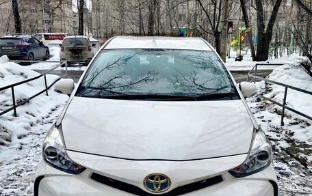 Toyota Prius Alpha I (ZVW40/41), 2012 год, 1 100 000 рублей, 1 фотография