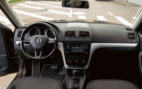 Skoda Yeti I рестайлинг, 2015 год, 1 155 000 рублей, 15 фотография