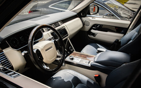 Land Rover Range Rover IV рестайлинг, 2018 год, 5 500 000 рублей, 28 фотография