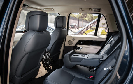 Land Rover Range Rover IV рестайлинг, 2018 год, 5 500 000 рублей, 29 фотография
