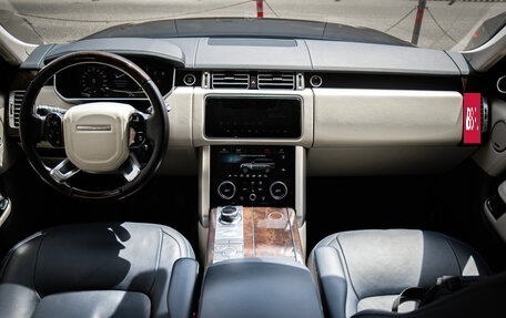 Land Rover Range Rover IV рестайлинг, 2018 год, 5 500 000 рублей, 26 фотография
