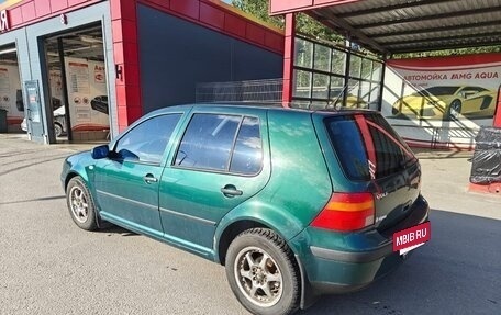 Volkswagen Golf IV, 2001 год, 280 000 рублей, 2 фотография
