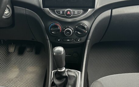 Hyundai Solaris II рестайлинг, 2012 год, 810 000 рублей, 11 фотография