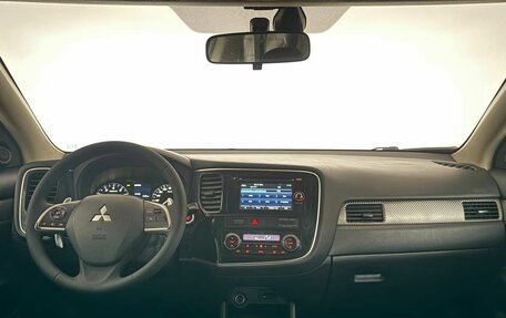 Mitsubishi Outlander III рестайлинг 3, 2012 год, 1 199 000 рублей, 17 фотография