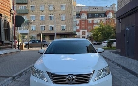 Toyota Camry, 2012 год, 1 900 000 рублей, 3 фотография