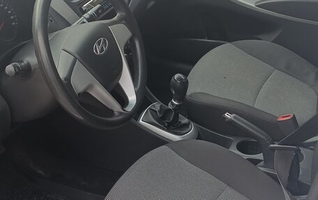 Hyundai Solaris II рестайлинг, 2012 год, 680 000 рублей, 8 фотография