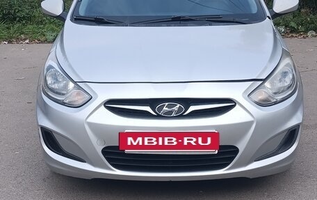 Hyundai Solaris II рестайлинг, 2012 год, 680 000 рублей, 4 фотография