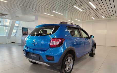 Renault Sandero II рестайлинг, 2021 год, 1 295 000 рублей, 2 фотография