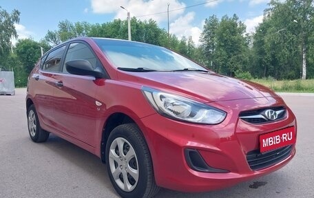 Hyundai Solaris II рестайлинг, 2013 год, 825 000 рублей, 1 фотография