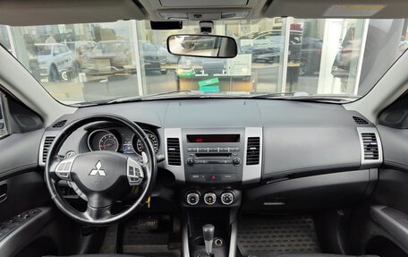 Mitsubishi Outlander III рестайлинг 3, 2010 год, 1 060 000 рублей, 9 фотография