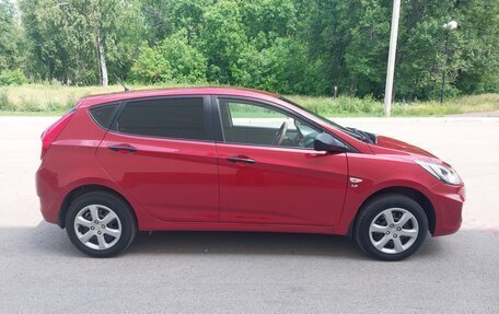 Hyundai Solaris II рестайлинг, 2013 год, 825 000 рублей, 3 фотография