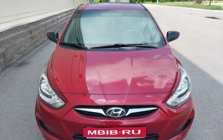 Hyundai Solaris II рестайлинг, 2013 год, 825 000 рублей, 5 фотография