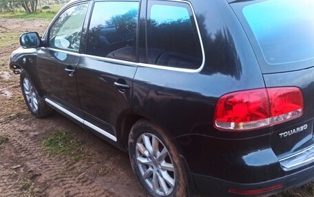 Volkswagen Touareg III, 2003 год, 350 000 рублей, 2 фотография