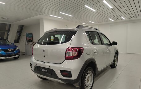 Renault Sandero II рестайлинг, 2017 год, 939 000 рублей, 2 фотография