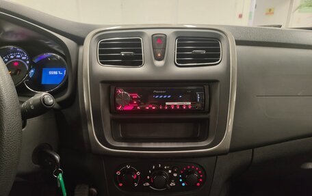 Renault Sandero II рестайлинг, 2017 год, 939 000 рублей, 10 фотография