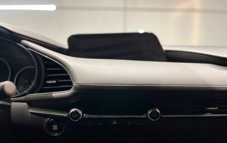 Mazda 3, 2021 год, 2 250 000 рублей, 14 фотография