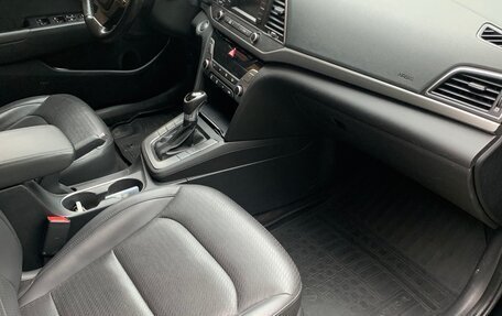 Hyundai Elantra VI рестайлинг, 2017 год, 1 250 000 рублей, 13 фотография