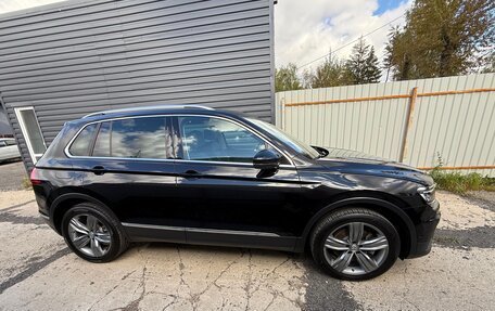 Volkswagen Tiguan II, 2018 год, 3 200 000 рублей, 2 фотография