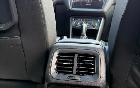 Volkswagen Tiguan II, 2018 год, 3 200 000 рублей, 7 фотография