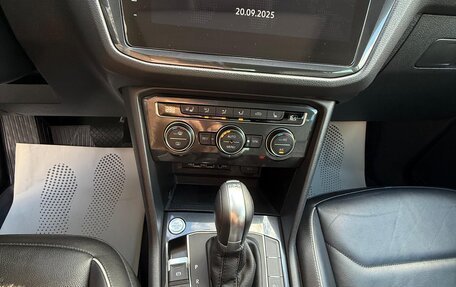 Volkswagen Tiguan II, 2018 год, 3 200 000 рублей, 19 фотография