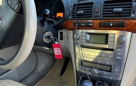 Toyota Avensis III рестайлинг, 2006 год, 950 000 рублей, 10 фотография