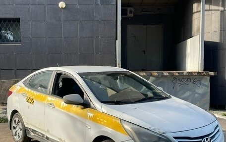 Hyundai Solaris II рестайлинг, 2015 год, 625 000 рублей, 1 фотография