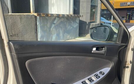 Hyundai Solaris II рестайлинг, 2015 год, 625 000 рублей, 8 фотография