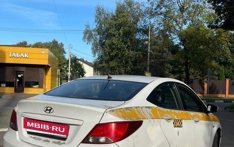 Hyundai Solaris II рестайлинг, 2015 год, 625 000 рублей, 3 фотография