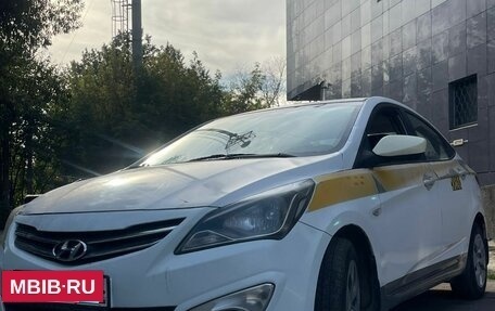 Hyundai Solaris II рестайлинг, 2015 год, 625 000 рублей, 4 фотография