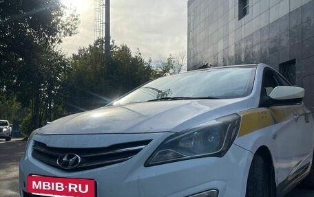 Hyundai Solaris II рестайлинг, 2015 год, 625 000 рублей, 6 фотография